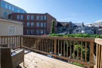 Charming 4 bedroom home just steps to the water! - Bungalows