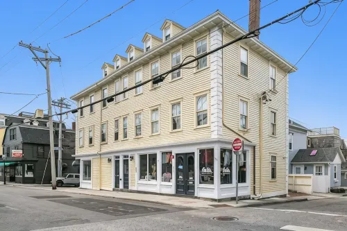 Beautiful downtown retreat, walk everywhere! - Kitchen