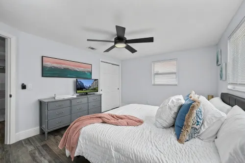 Waterfront Vacation Getaway - 2-Star