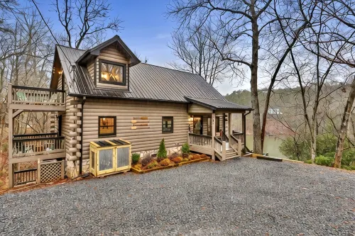 Relax & Play at Waterfront Mountain Cabin Retreat Private Lake~Fish~Canoe~Kayak - 4-Star
