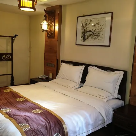 Lingqiu Jindi Hotel