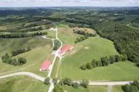 Comfort & Rest @Riley Farms, ❤ of the Bluegrass- 12 mins from Ark, w/Hot Tub - 3성급