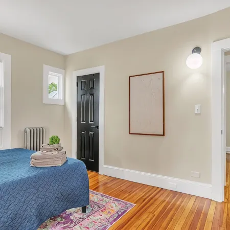 Stylish 4BR 2 Bathroom Home in Forest Park Hotels in Springfield