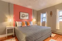 Wowza! Hot Tub, Theater Room + Stock Tank Pool 15 Minutes To Hershey Attractions - Wifi