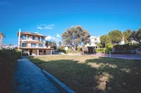 Sapphire Beach House Eretria - Villas