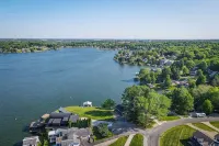 LAKEFRONT LUXURY HAVEN: LAKE HOME ON APPLE VALLEY LAKE IN OHIO w/ PRIVATE DOCK - 3성급