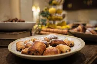 The Vault Hotel - breakfast