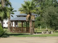 Winnie Inn Suites & RV Park - 2-Star