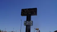 Stone Inn Motel فنادق في Gentry