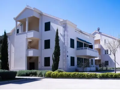 Apartment Dubrovnik Euphoria Hotels in Lozica