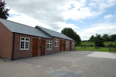 The Royal Oak Hotels near Ashby & Nuneaton Railway trackbed