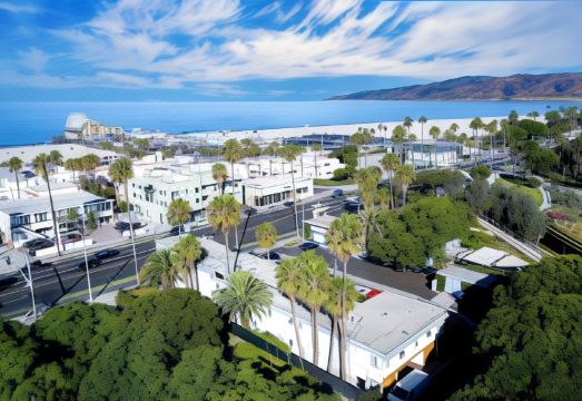 1. 오션 로지 산타..