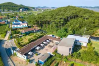 Hwaseong Maria Pension Hotels near Chebu-do