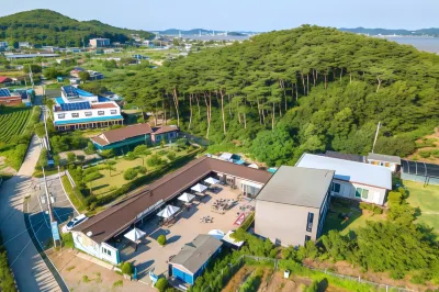 Hwaseong Maria Pension Hotels near Jebudo Lighthouse