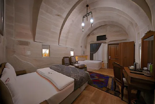 Fairyland Cave Hotel