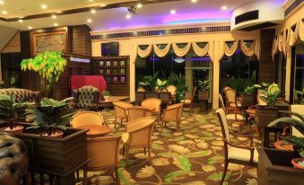 Ruean Phae Royal Park Hotel