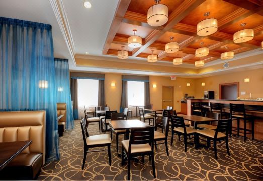 컴포트 스위트 앳 캐티 밀스