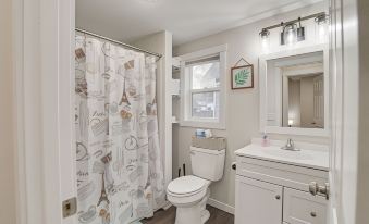Updated Home Less Than 1 Mi to Downtown Fargo!