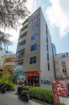 White Beach Holiday at Hulhumale' Hotel dekat Hukuru Miskiy