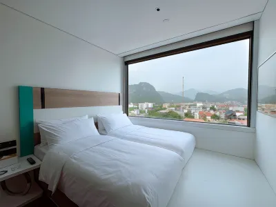 Tru by Hilton Hoa Binh City Centre Hotels in Cao Răm
