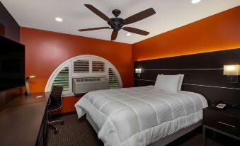 Hotel Vinea, a Travelodge by Wyndham - Housity