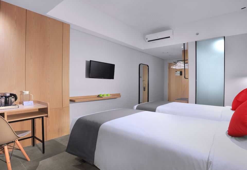 1. Hotel Ne..