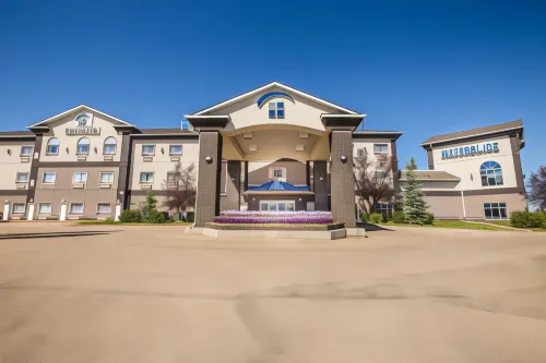 Canalta Camrose Hotels in Camrose