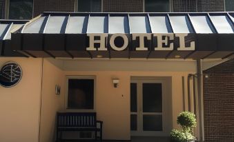 Hotel Neuenburger Hof