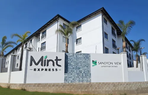 โรงแรม MINT Express Sandton View