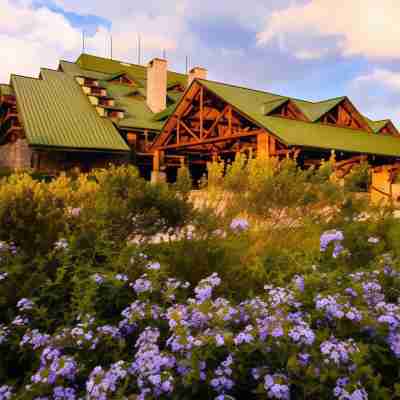 Copper Creek Villas & Cabins at Disney's Wilderness Lodge Hotel Exterior