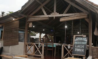 Duyung Rooms & Resto Gerupuk - Housity