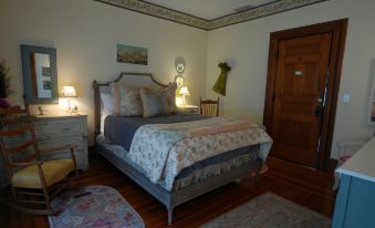 Circular Manor Bed and Breakfast