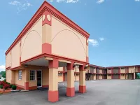 Super 8 by Wyndham Greensburg Hotels in Unity Township