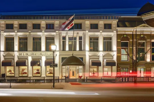 Post-Plaza Hotel & Grand Café Hotels in 