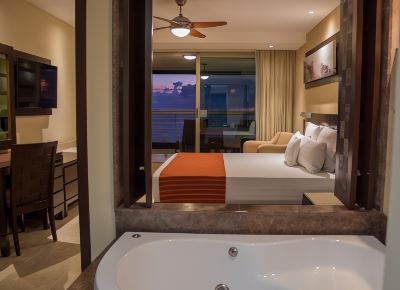 One-Bedroom Suite-Ocean Front