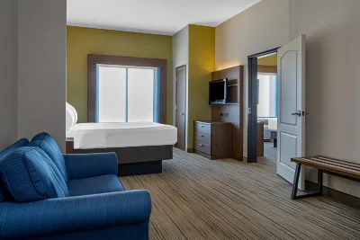 Holiday Inn Express & Suites Dallas East - Fair Park Hotels in Dallas