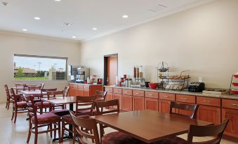 Ramada by Wyndham College Station