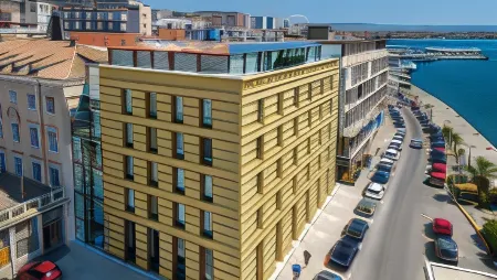 Bellevue Superior City Hotel Отели в г. Лозовац