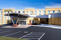 La Quinta Inn & Suites by Wyndham Lynchburg at Liberty Univ. Hotels near Food Lion