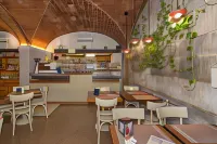 โรงแรมอมาลฟีตานา