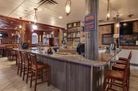 Guest House Inn & Suites - Quầy Bar