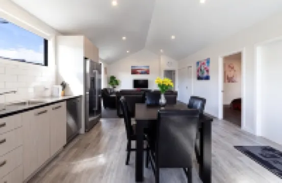 NV Homes Hotels in Lake Hayes