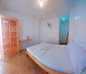 Camotes Hostel Resort Hotels in San Francisco