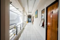 阿凡迪·蓋賈揚附近的紅門茲 2