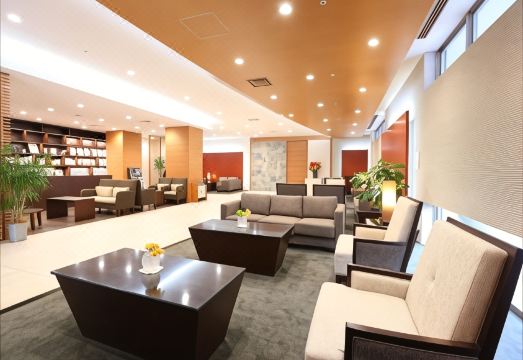 2. 알몬트 호텔 교..