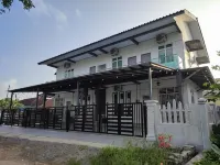 Kayangan Inn โรงแรมใน