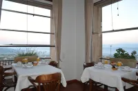 Hôtel Restaurant Panoramique César Hotels in Bonnieux