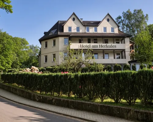 Hotel am Herkules Hotels near Brasselsberg