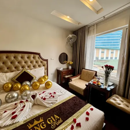 Hoang Gia Hotel Nhan Hoa Отели рядом с достопримечательностью «Университет Естествознания»