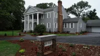 The Elizabethtown Inn Hotels in Elizabethtown